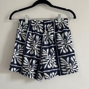 Commense Navy Floral Shorts S | Tropical Print | Beachy Chic Style 🌴
